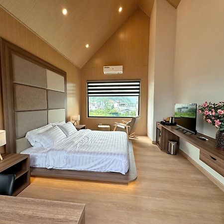 Odyssey Hostel, Tours & Motorbikes Rental 河江 外观 照片