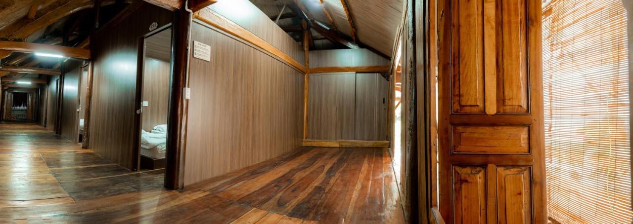 Odyssey Hostel, Tours & Motorbikes Rental 河江 外观 照片