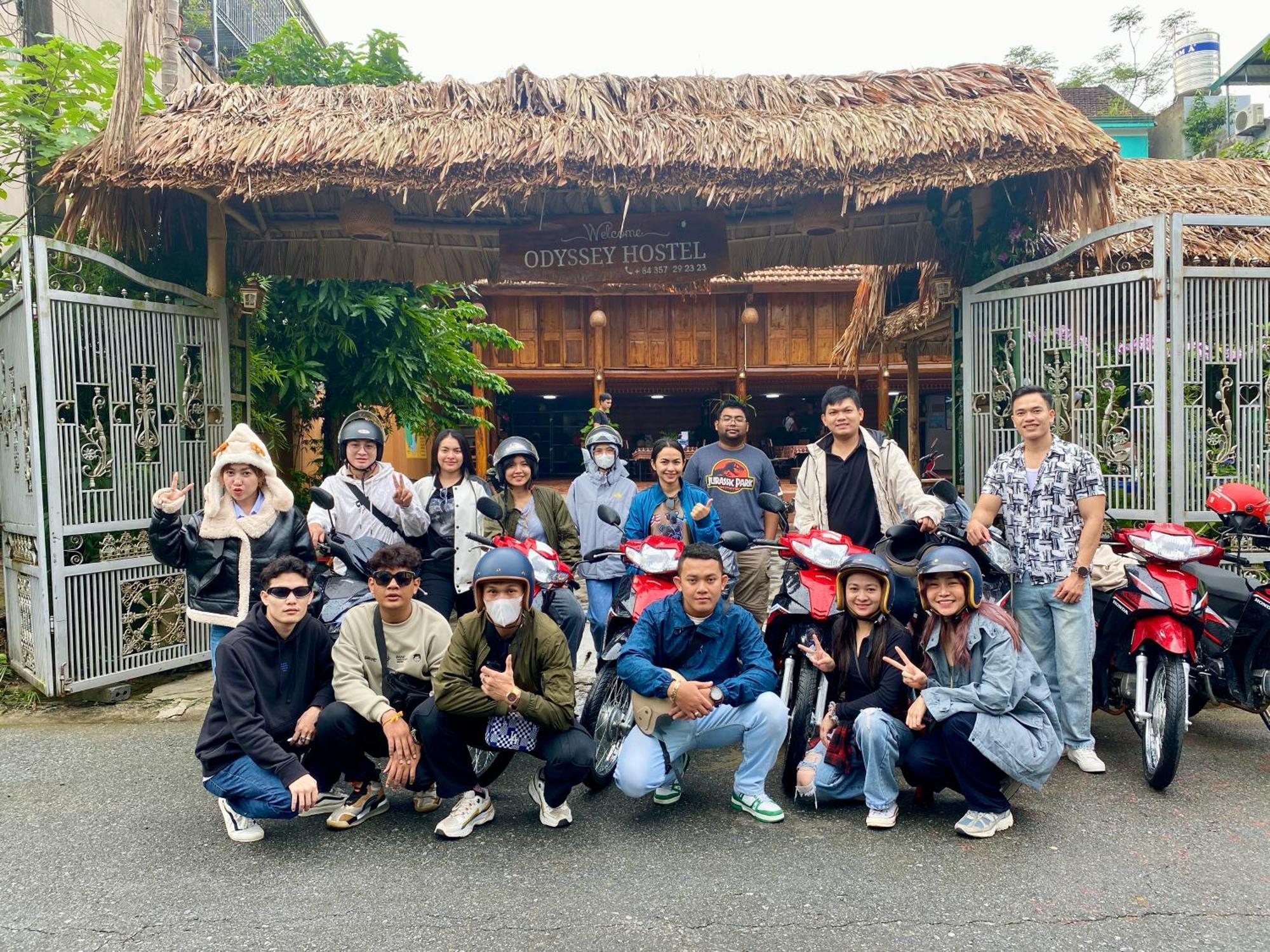 Odyssey Hostel, Tours & Motorbikes Rental 河江 外观 照片
