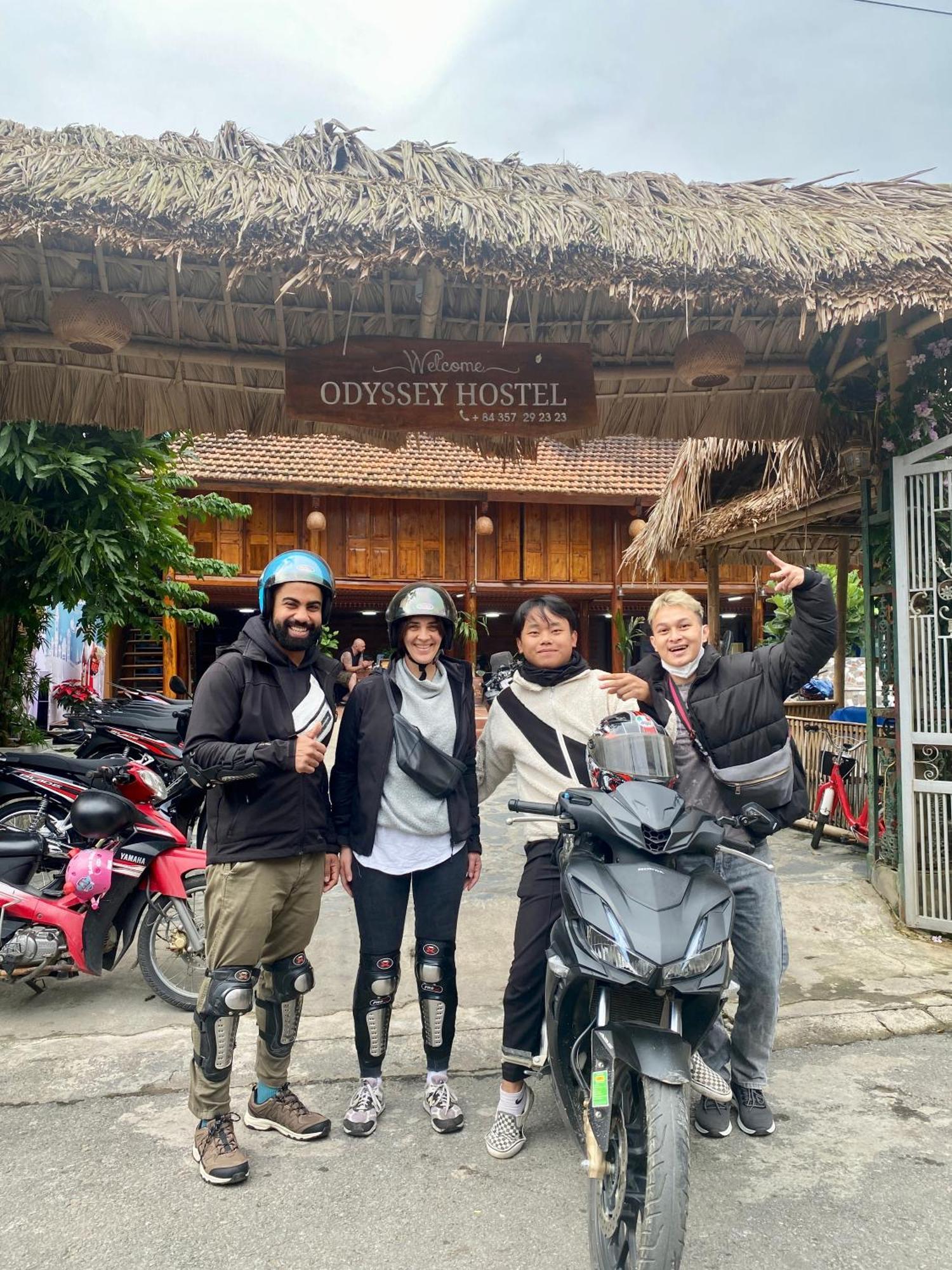 Odyssey Hostel, Tours & Motorbikes Rental 河江 外观 照片