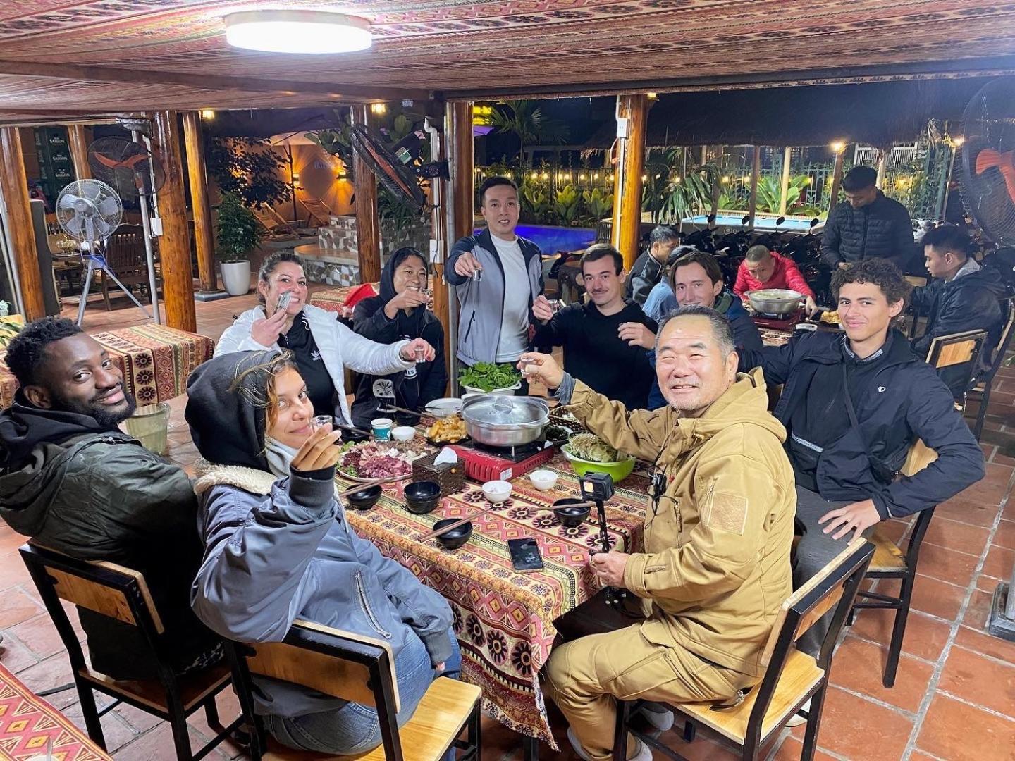 Odyssey Hostel, Tours & Motorbikes Rental 河江 外观 照片