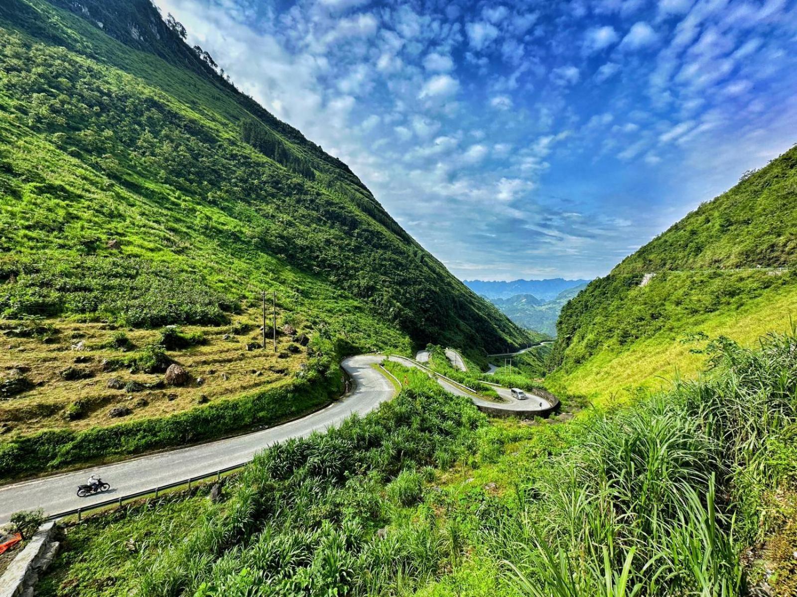Odyssey Hostel, Tours & Motorbikes Rental 河江 外观 照片
