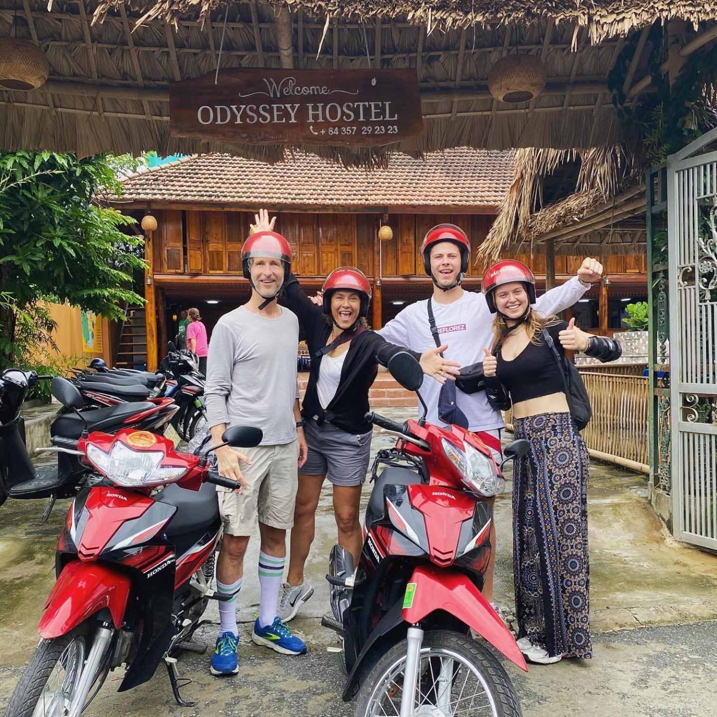 Odyssey Hostel, Tours & Motorbikes Rental 河江 外观 照片