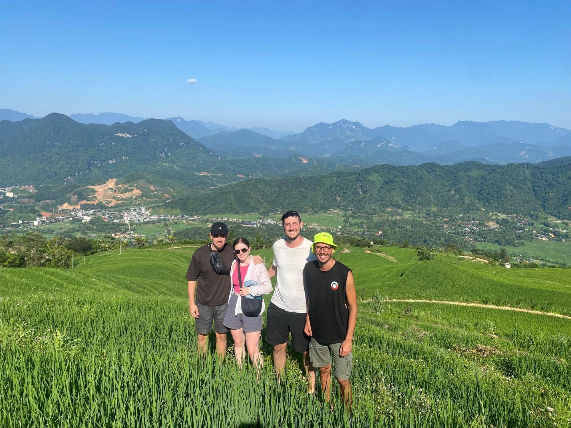 Odyssey Hostel, Tours & Motorbikes Rental 河江 外观 照片