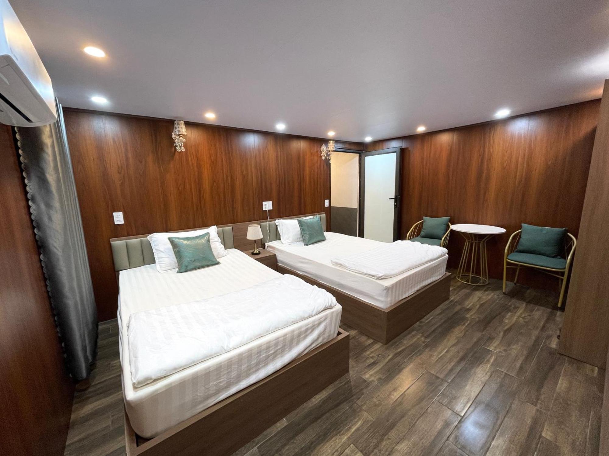 Odyssey Hostel, Tours & Motorbikes Rental 河江 外观 照片