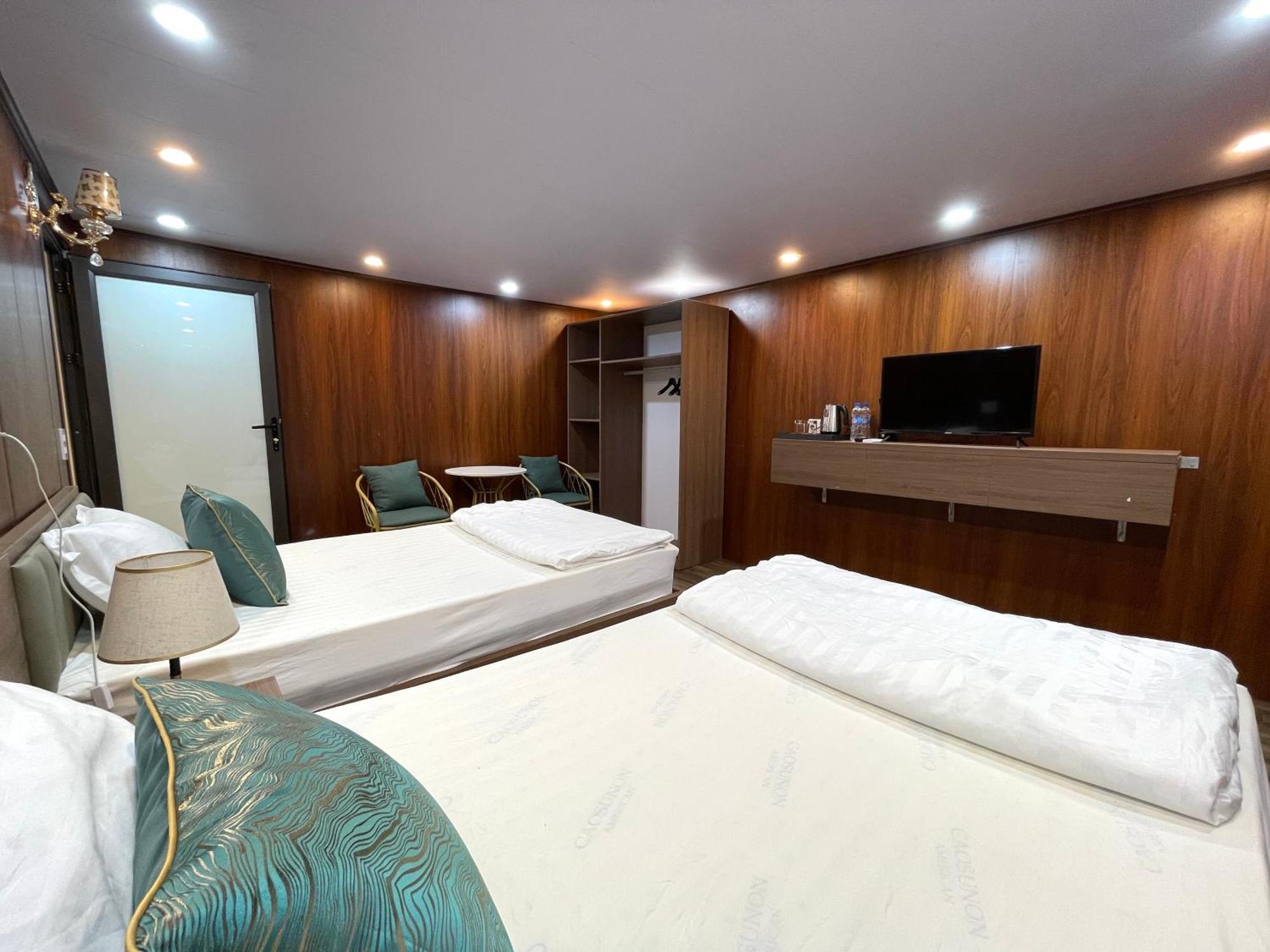 Odyssey Hostel, Tours & Motorbikes Rental 河江 外观 照片