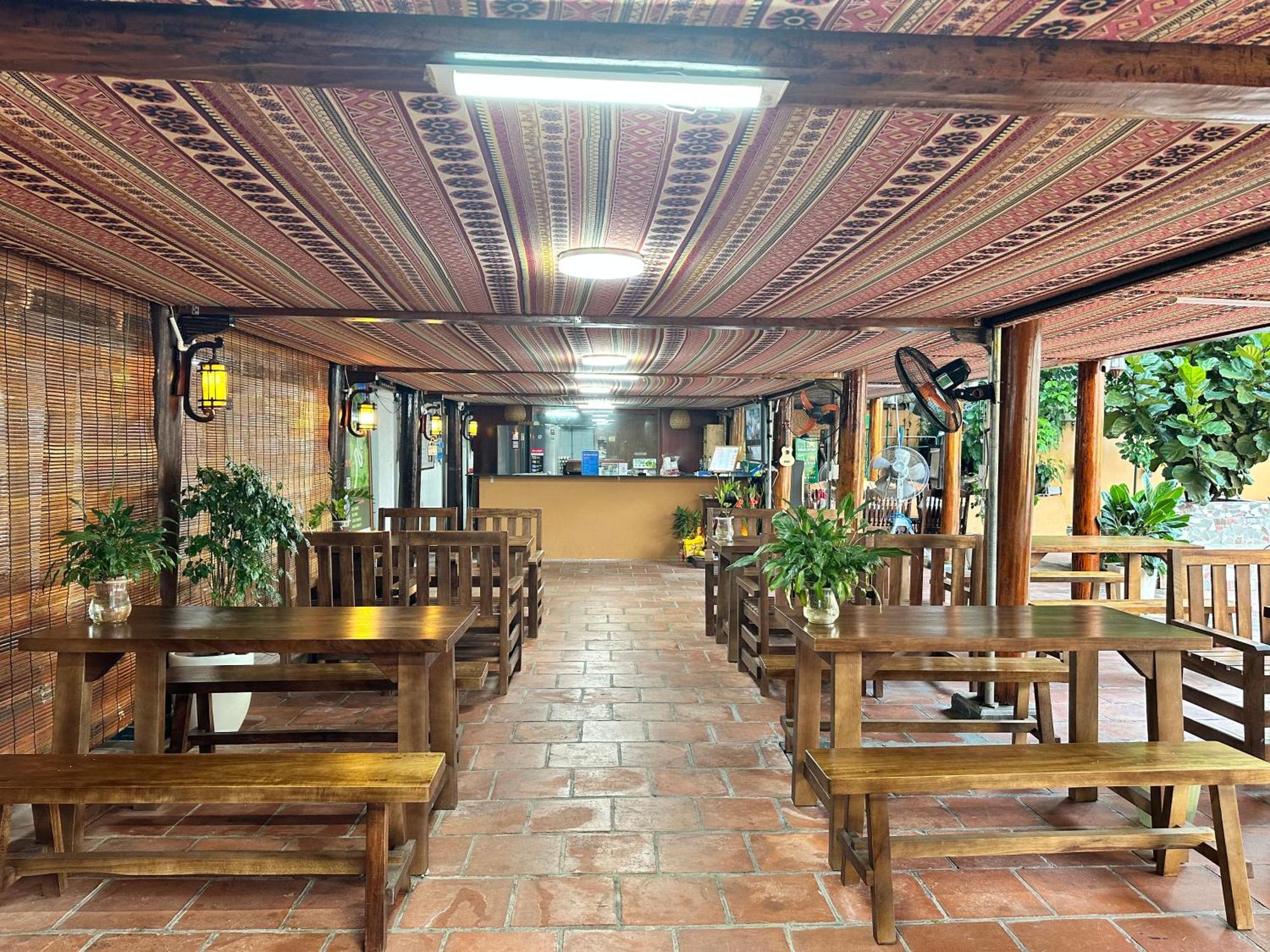Odyssey Hostel, Tours & Motorbikes Rental 河江 外观 照片